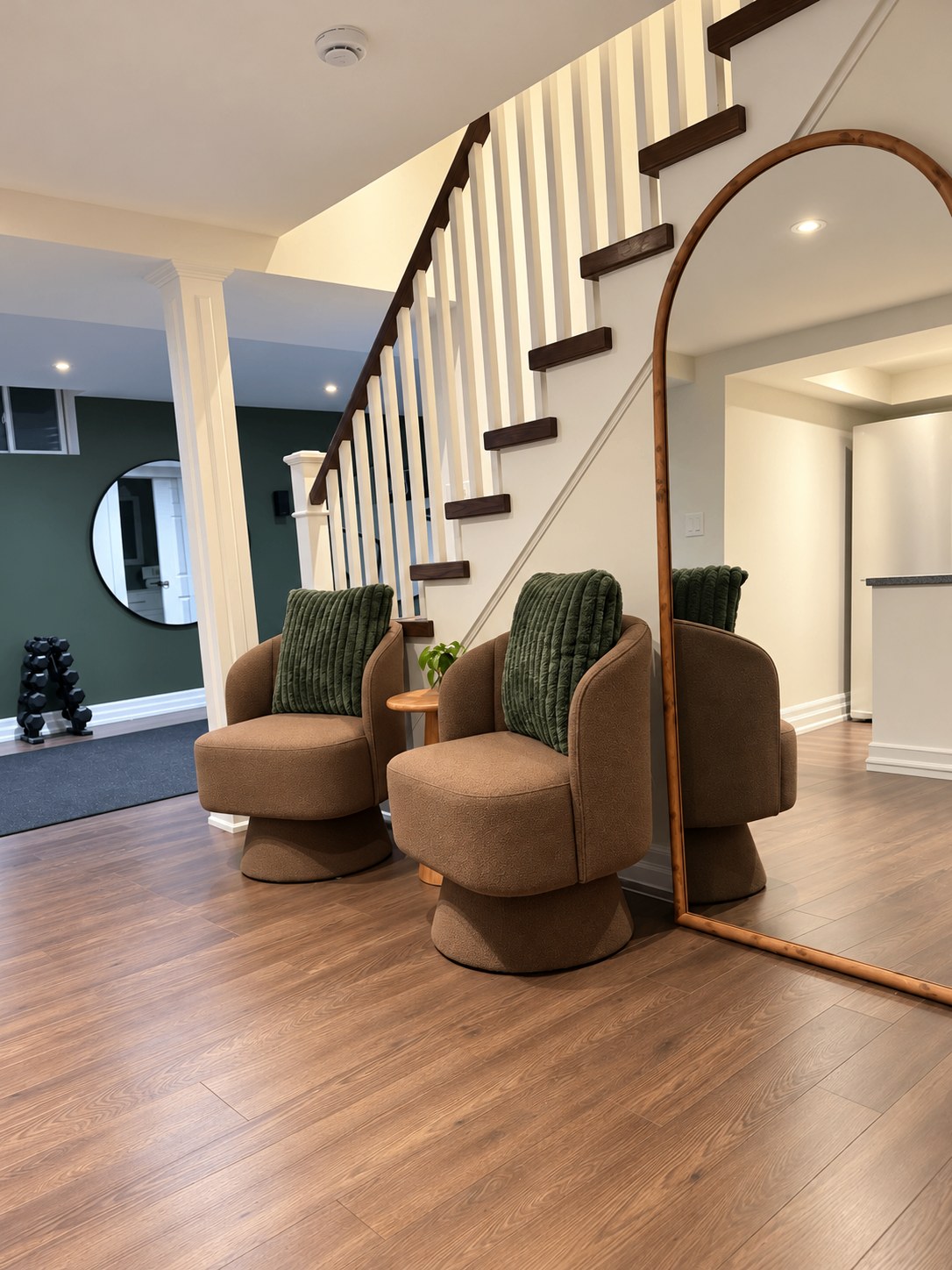 Seating and consultation corner at the front of Mandy's studio